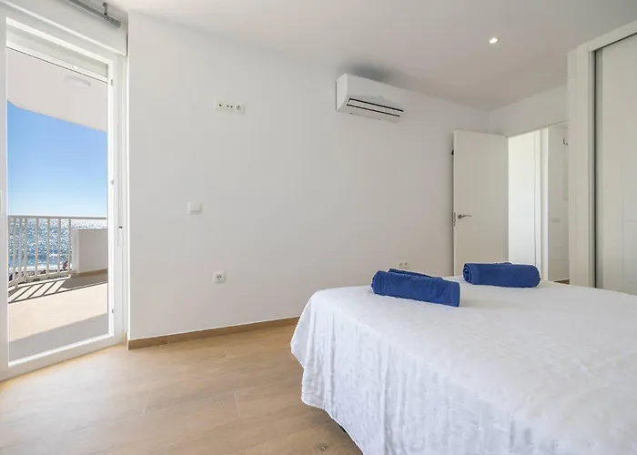 Vacacional En Edificio Torresol, Primera Linea De Playa * Нерха