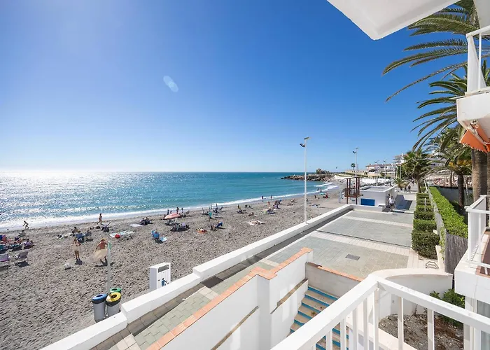 Vacacional En Edificio Torresol, Primera Linea De Playa * Нерха