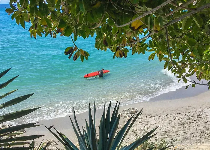 Vacacional En Edificio Torresol, Primera Linea De Playa Нерха