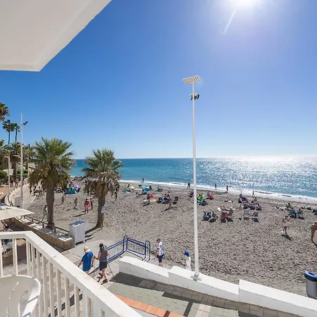 Vacacional En Edificio Torresol, Primera Linea De Playa 네르하
